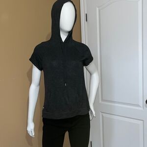 Short sleeve hoodie / Size M